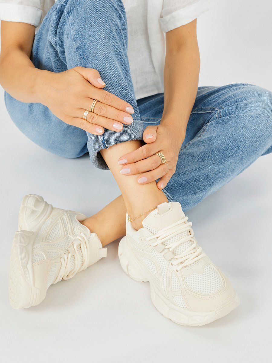 Shelvt Beige sneakers with a thick sole
