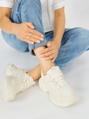 Shelvt Beige sneakers with a thick sole