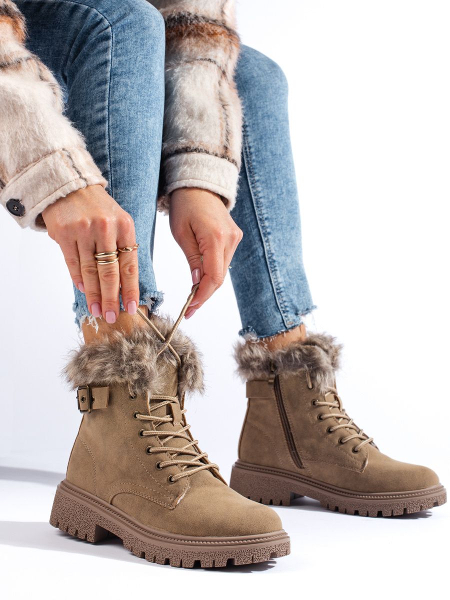 Shelvt women's trappers with fur