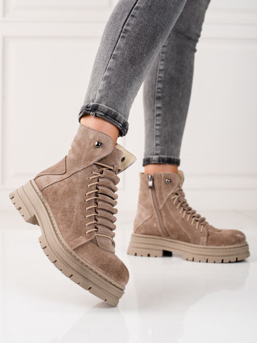 Beige shelovet natural leather trappers