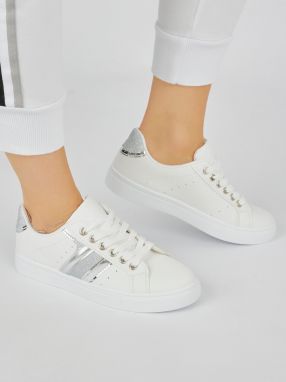 Shelvt White comfortable sports shoes