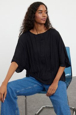 Trendyol Black Wrinkle Effect Short Sleeve Woven Blouse