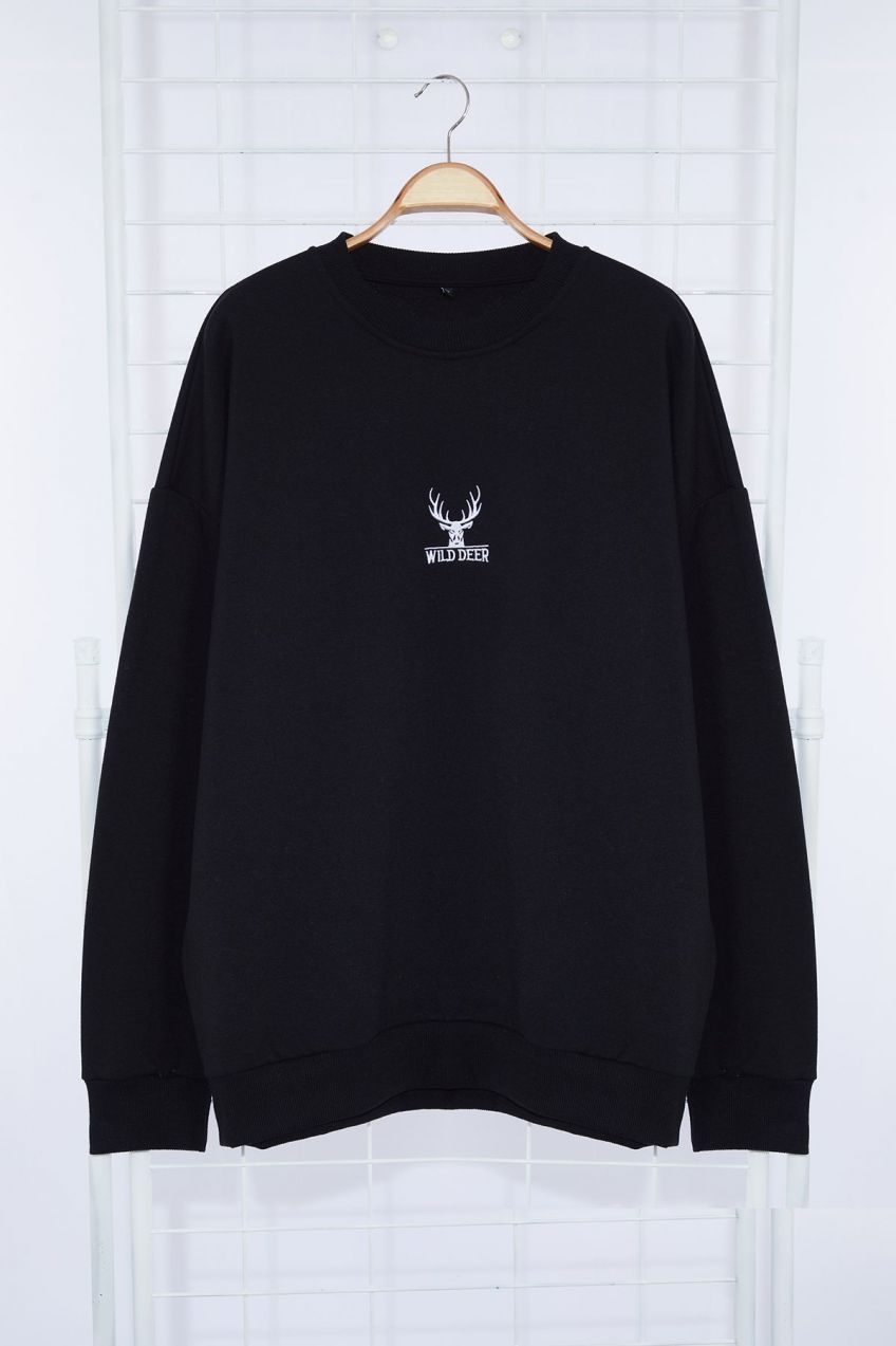 Trendyol Black Oversize/Wide Cut Embroidered Detail Plus Size Sweatshirt