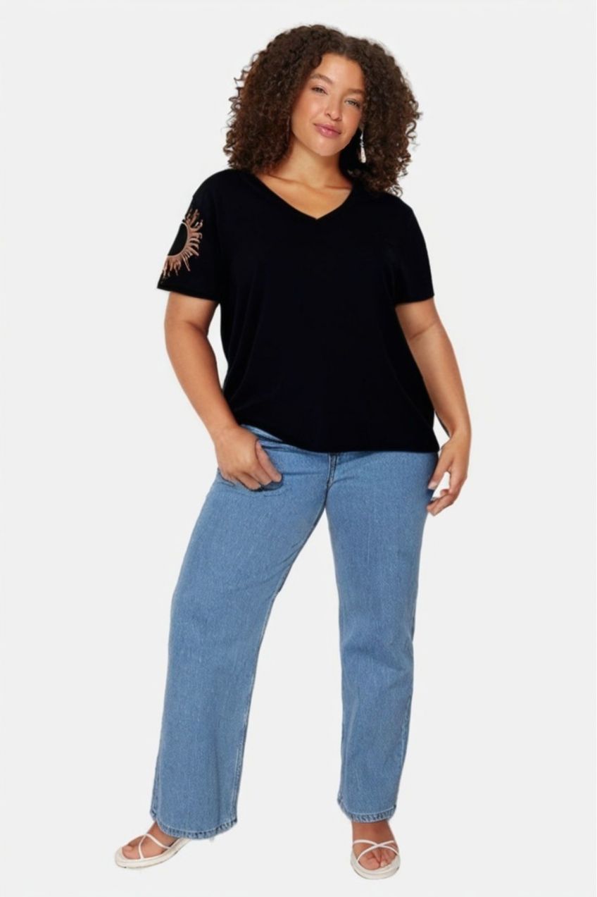 Trendyol Curve Black 100% Cotton Sleeve Embroidered Relaxed/Wide Relaxed Cut Crew Neck Knitted T-Shirt