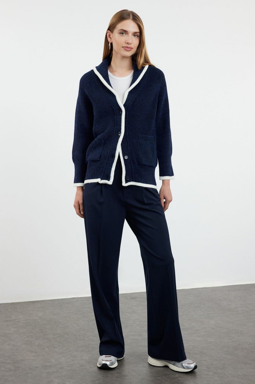 Trendyol Navy Blue Wide Fit Soft Textured Knitwear Cardigan