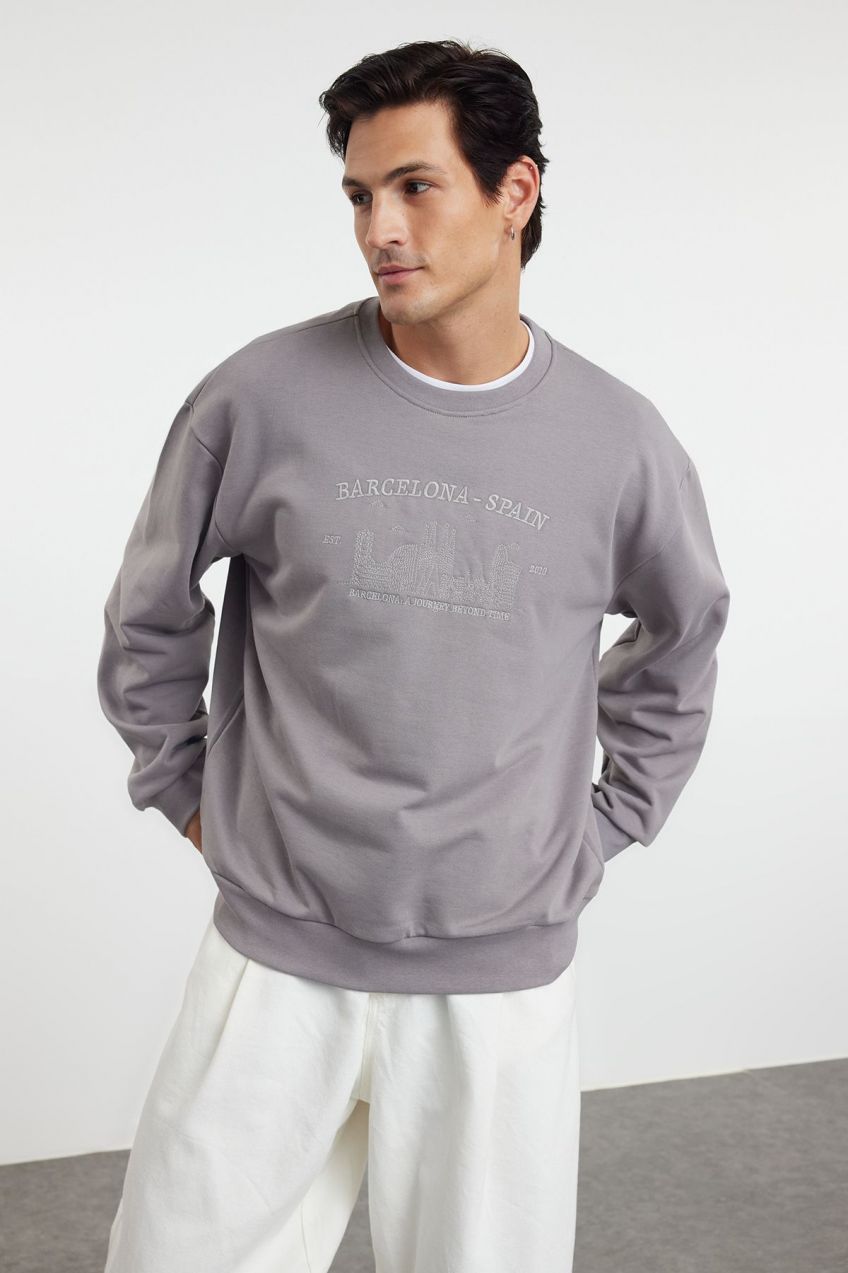 Trendyol Gray Oversize/Wide Cut City Embroidered Sweatshirt