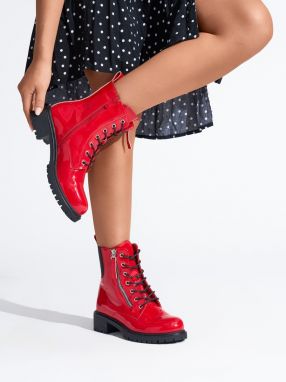 Shelvt Red lacquered women's workers
