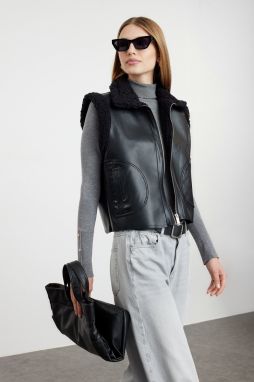 Trendyol Black Faux Leather Plush Detailed Regular Vest