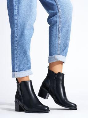 Shelvt Black elegant ankle boots with a heel