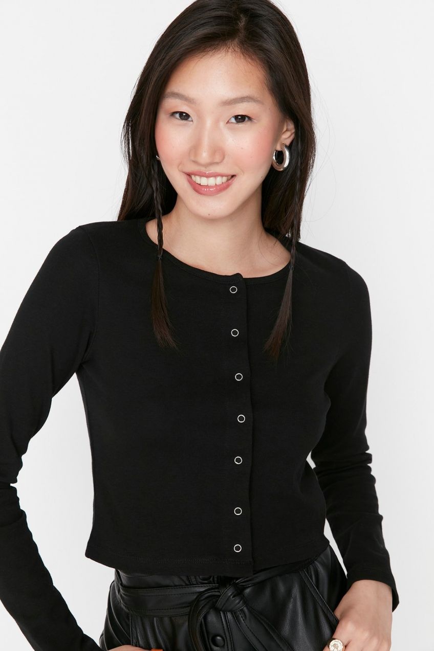 Trendyol Black Button Detailed Fitted Crop Crew Neck Corded Cotton Stretchy Knitted Blouse