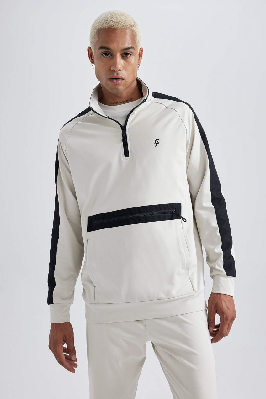 DEFACTO Standard Fit Long Sleeve Sweatshirt