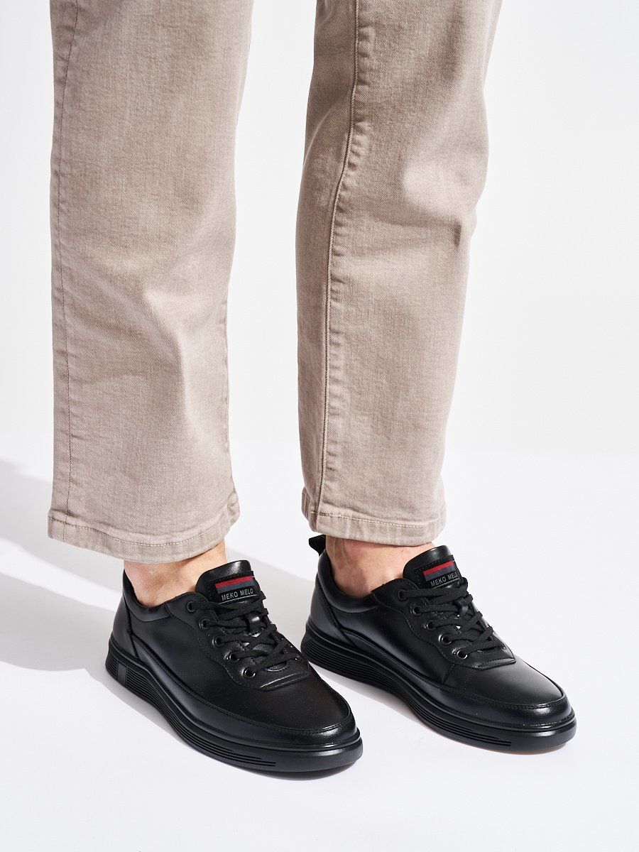 Shelvt Men's black lace-up sports shoes