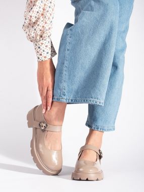 Shelvt Lacquered beige loafers with a thick sole