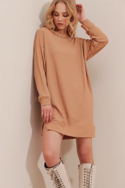 Trend Alaçatı Stili Women's Camel Crew Neck Chain Accessory Crinkle Dress