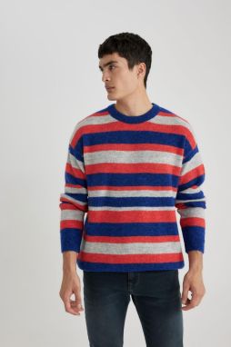 DEFACTO Standard Fit Striped Crew Neck Sweater