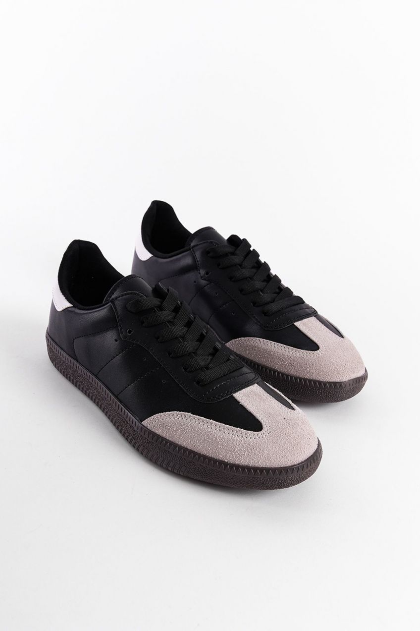 Capone Outfitters Women's Sneakers