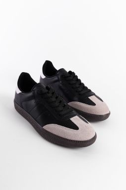 Capone Outfitters Women's Sneakers