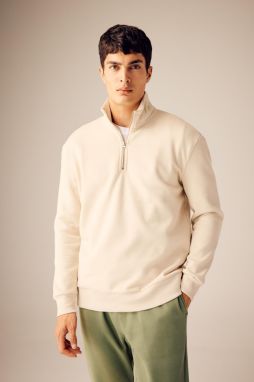 DEFACTO Comfort Fit Zippered High Neck Sweatshirt