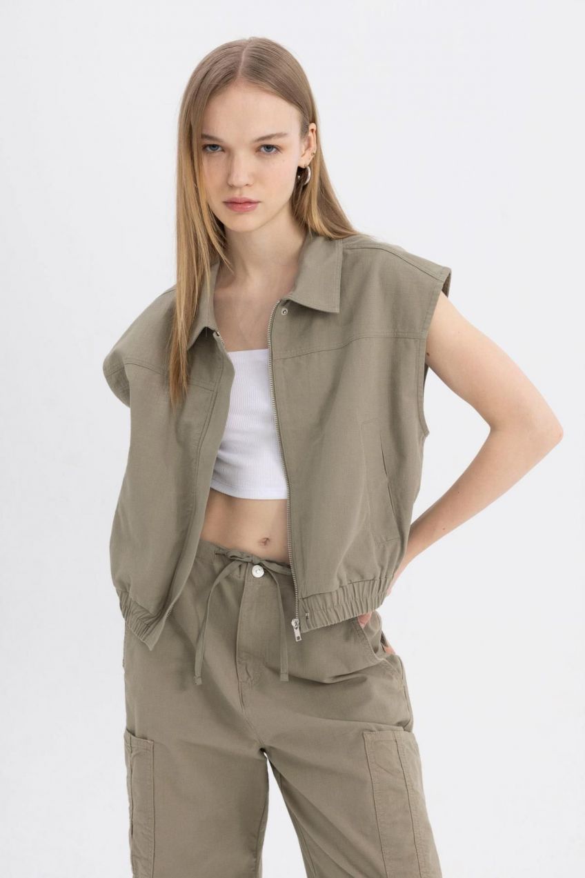 DEFACTO Cool Regular Fit Zippered Gabardine Vest