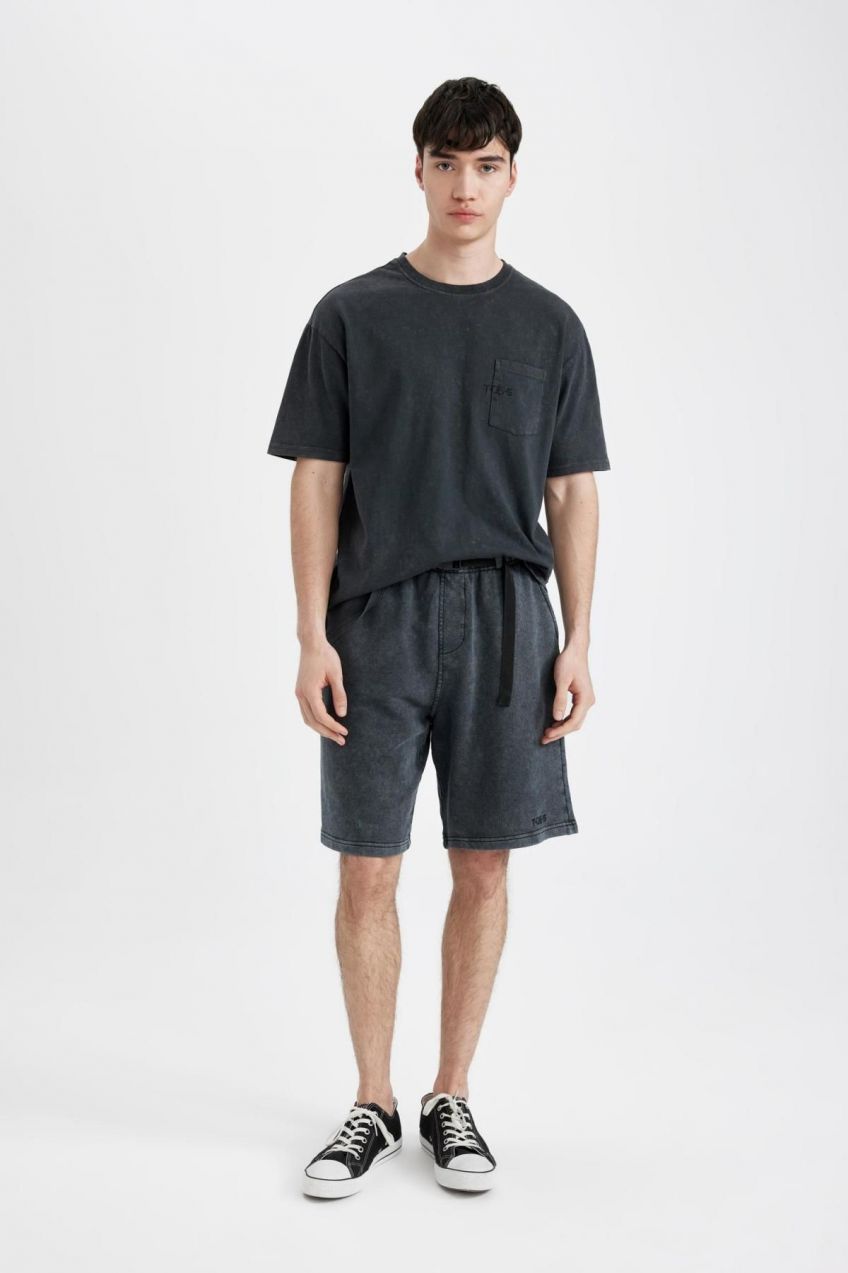 DEFACTO Oversize Fit Straight Leg Shorts