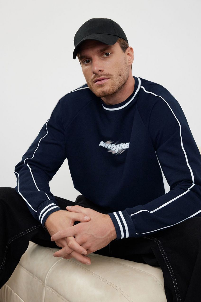 Trendyol Navy Blue Oversize Printed College Sweatshirt