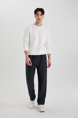 DEFACTO Oversize Fit Pocket Straight Leg Sweatpants