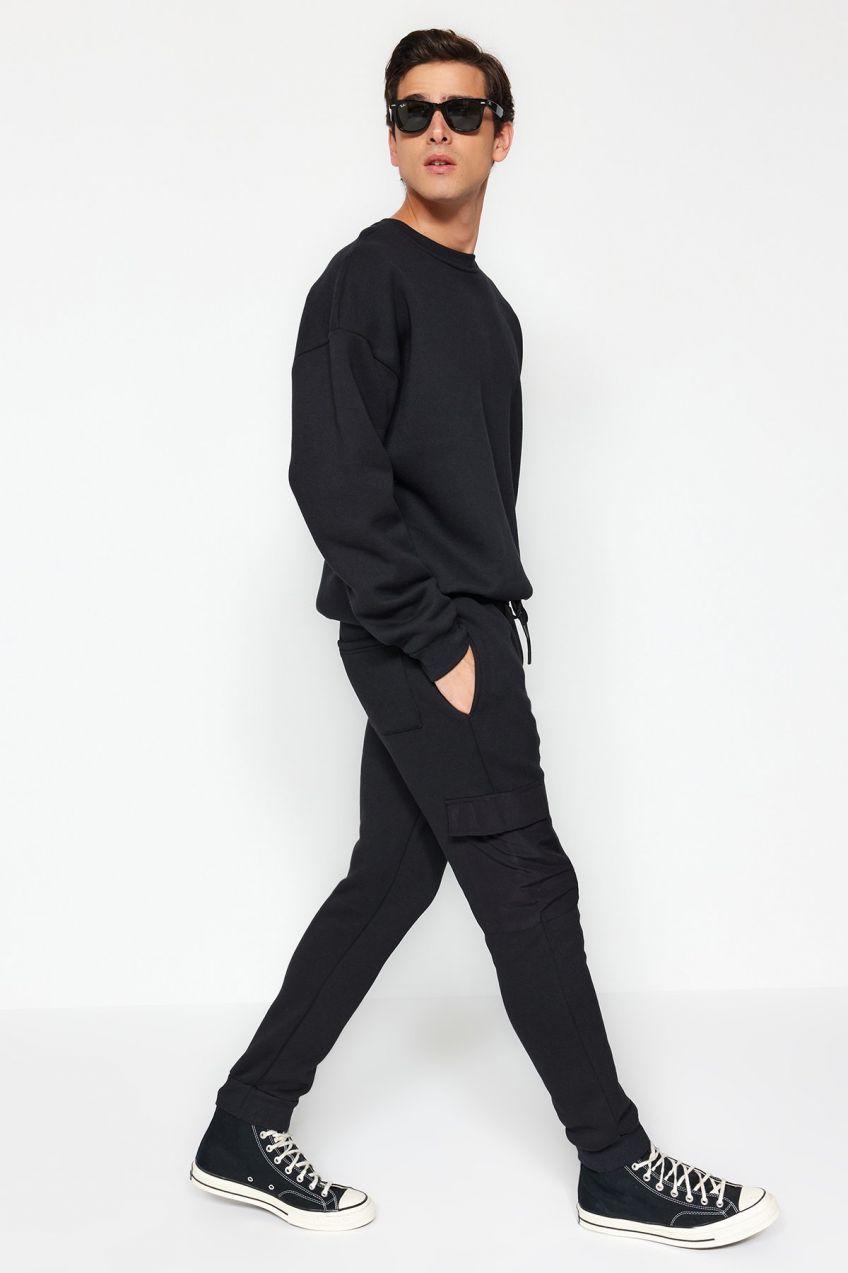 Trendyol Black Regular Cut Technical Zippered Cargo Pocket Sweatpants