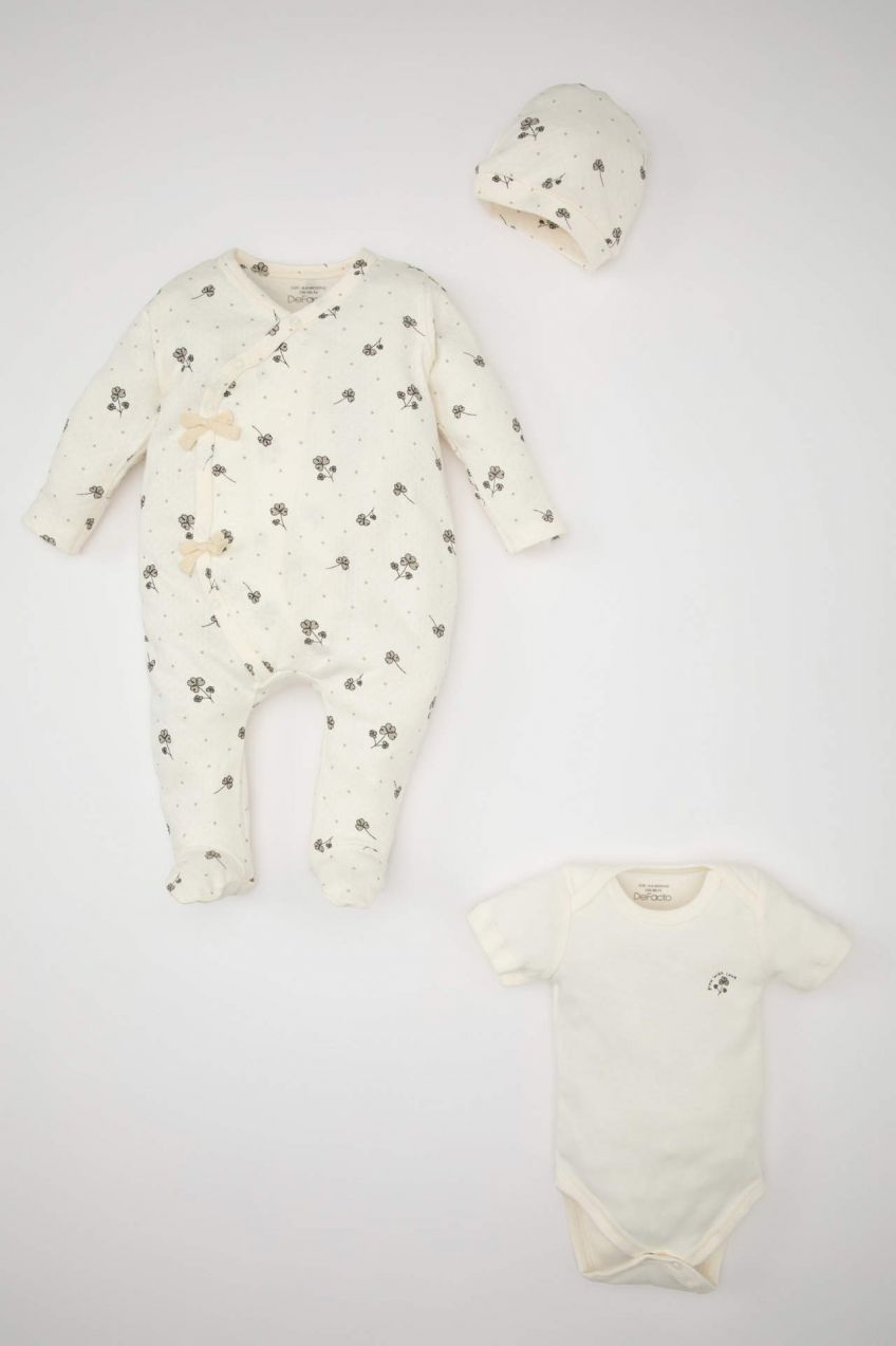 DEFACTO Baby Girl Newborn Printed Snap Romper Snap Body Hat 3 Piece Set