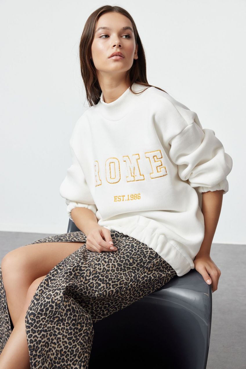 Trendyol Ecru Embroidery Detailed Oversize/Wide Pattern Knitted Sweatshirt