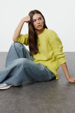 Trendyol Lime Soft Textured Basic Knitwear Sweater
