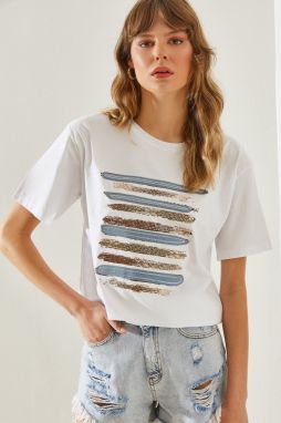 Bianco Lucci Women's Embroidered Crew Neck T-Shirt