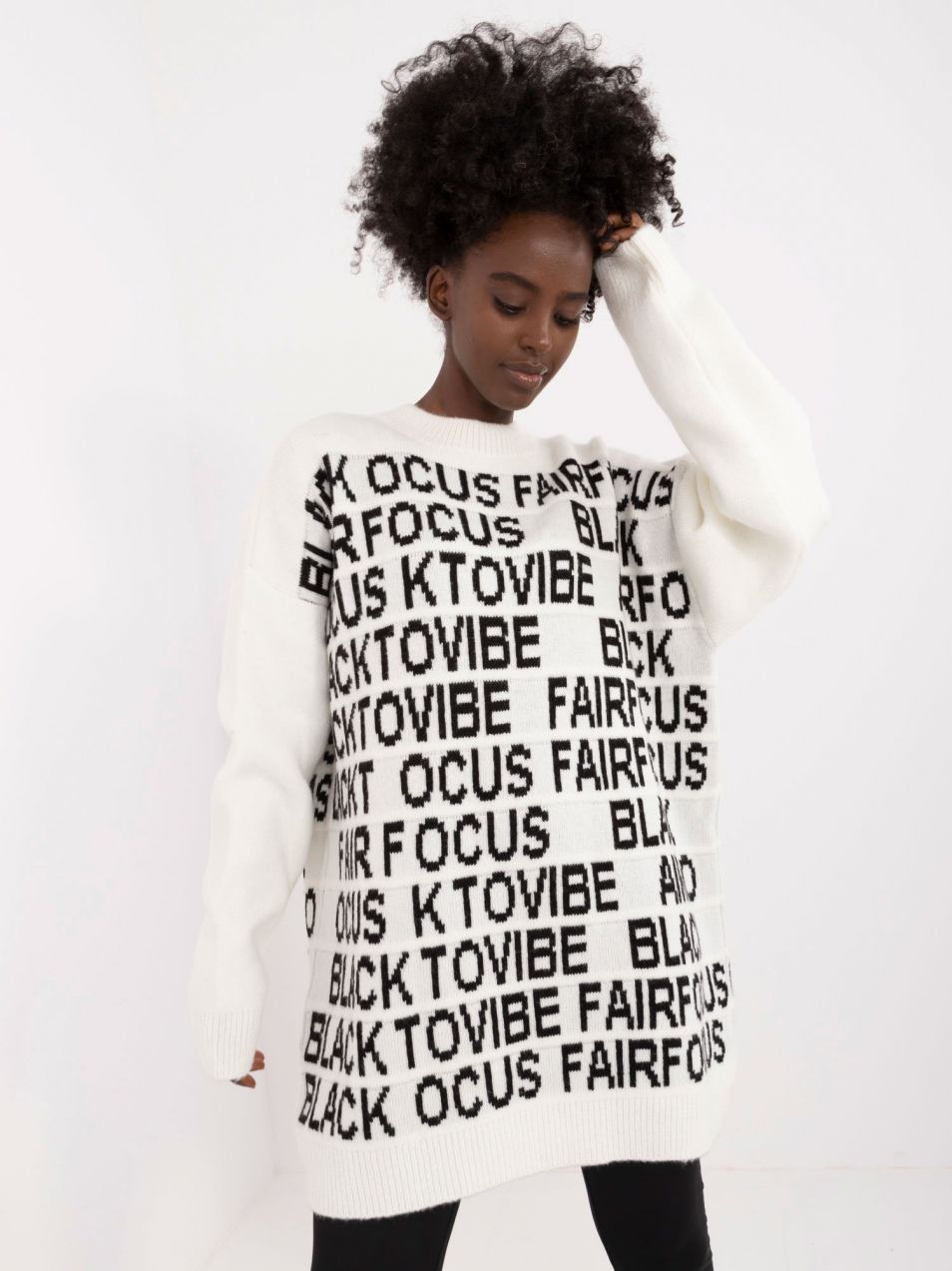 White loose sweater with long sleeves
