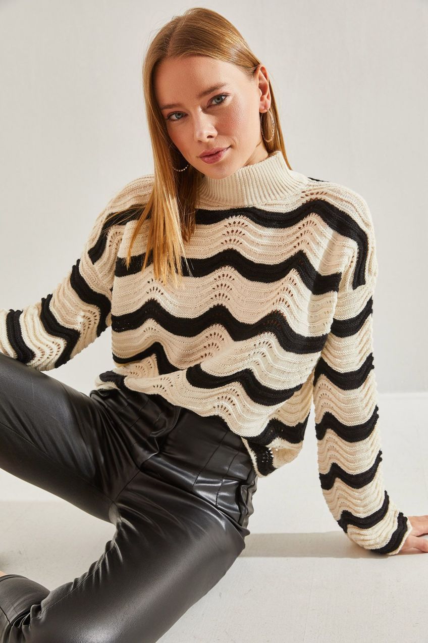 Bianco Lucci Women's Patterned Openwork Knitwear Sweater