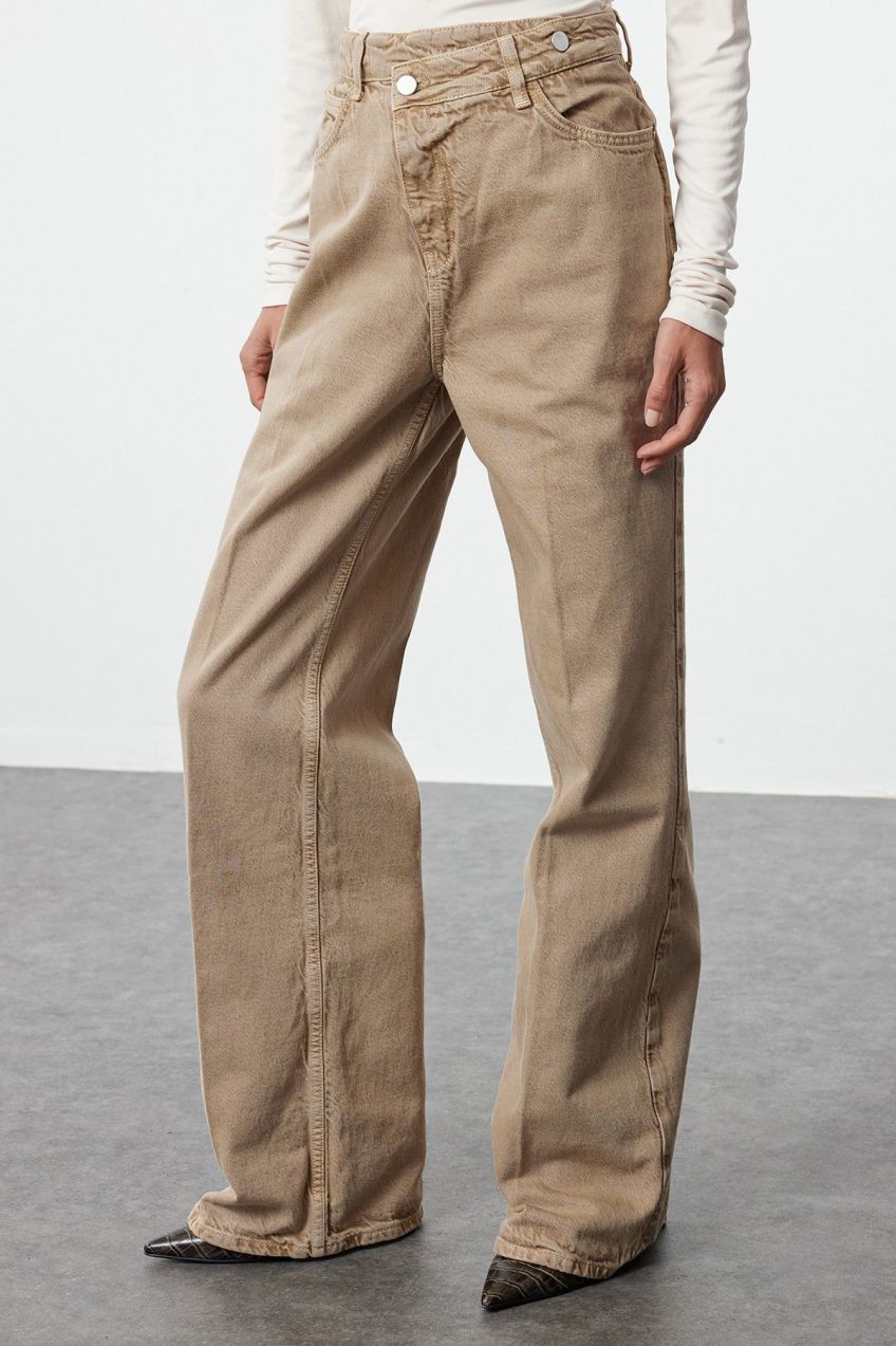 Trendyol Beige Asymmetrical Closure Iron-On High Waist Wide Leg Jeans