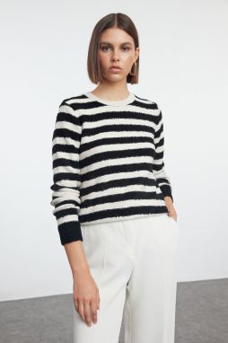 Trendyol Black Crew Neck Knitwear Sweater
