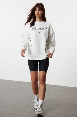Trendyol Ecru Slogan Printed Oversize/Wide Fit Thick Inside Fleece Knitted Sweatshirt