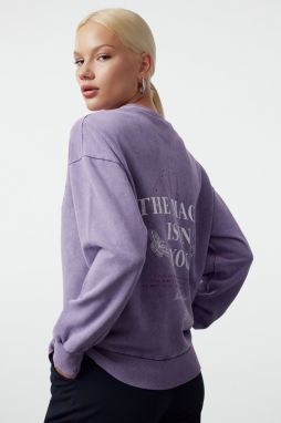 Trendyol Lilac Front and Back Printed Washed Oversize/Wide Fit Knitted Sweatshirt