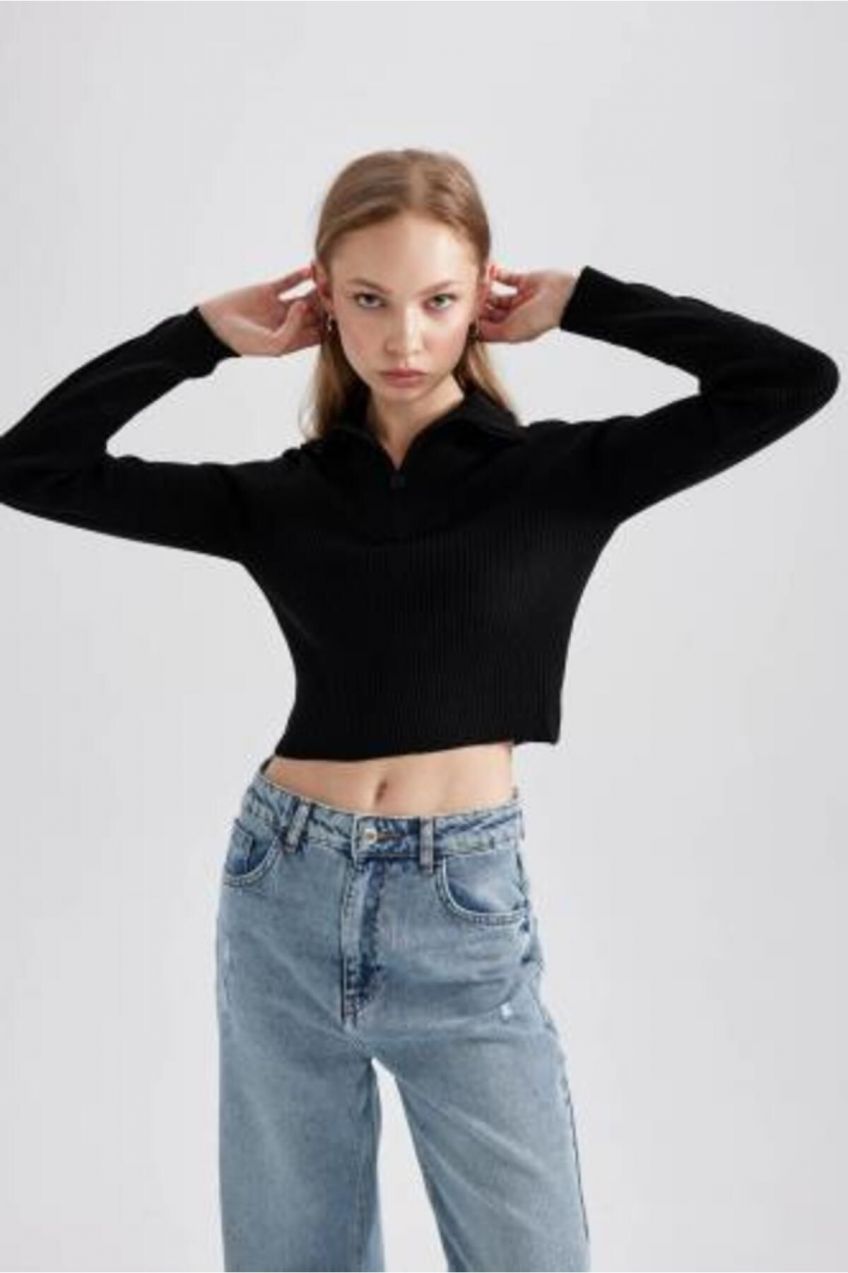 DEFACTO Slim Fit Stand Collar Half Zipper Basic Sweater