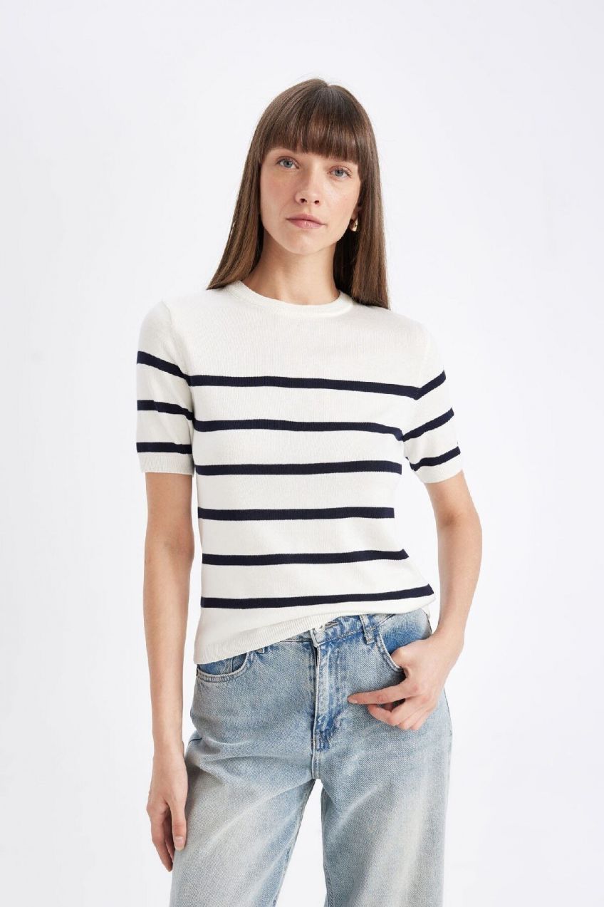 DEFACTO Regular Fit Crew Neck Striped Short Sleeve Sweater