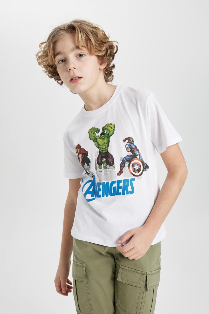DEFACTO Boy's Marvel Avengers Crew Neck Short Sleeve T-Shirt