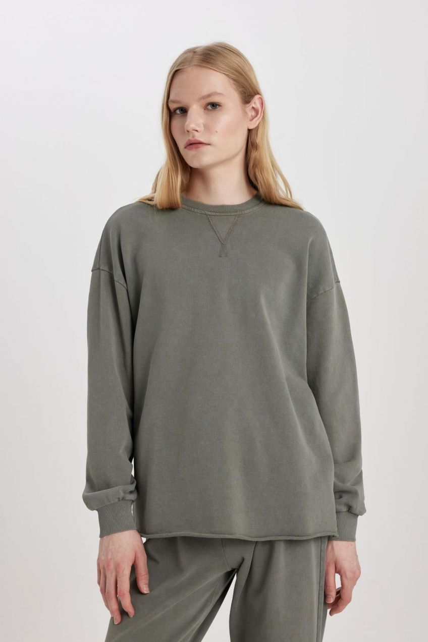 DEFACTO Relax Fit Crew Neck Washed Faded Effect Sweatshirt