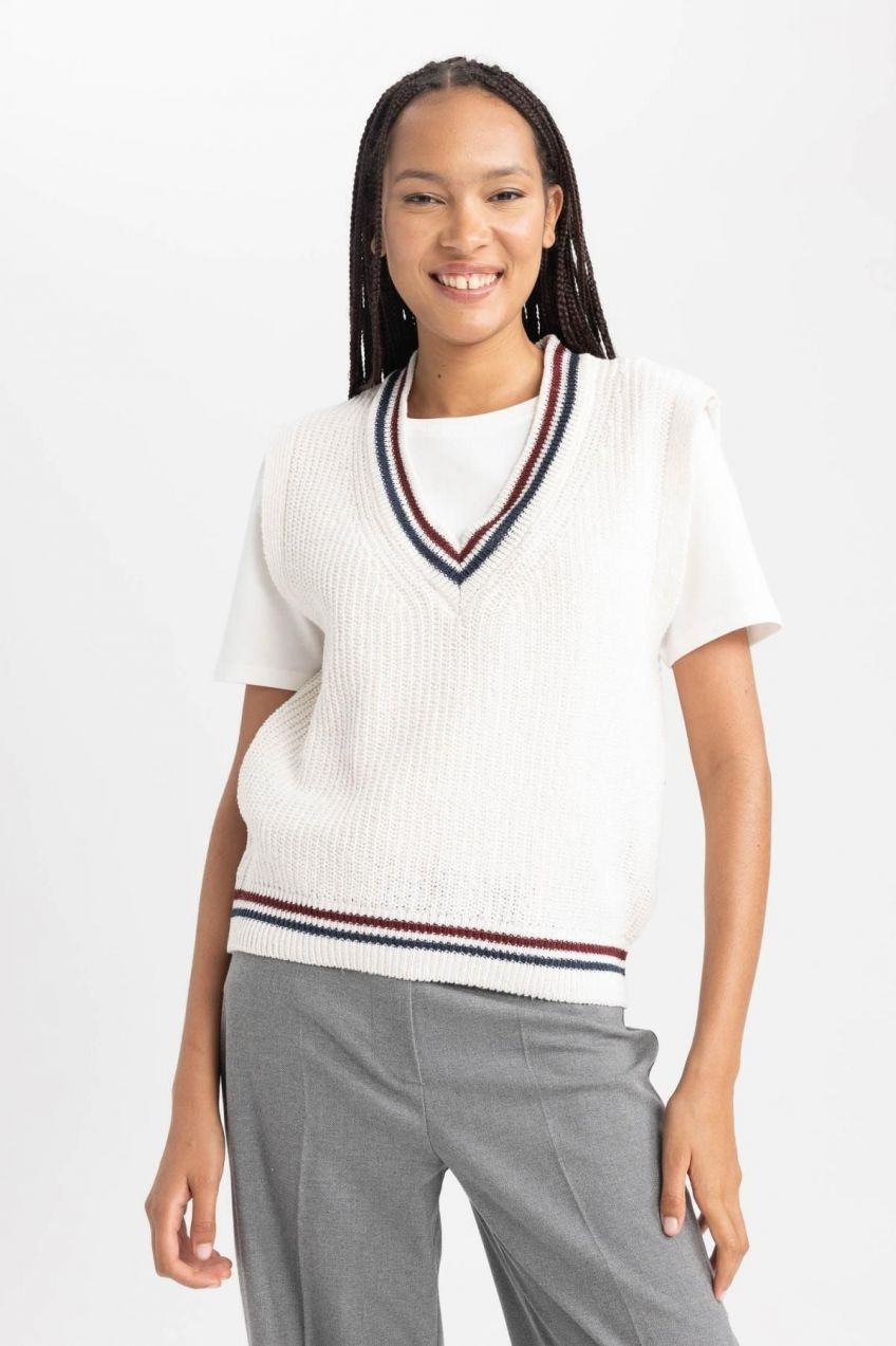 DEFACTO Oversize Fit V-Neck Sweater