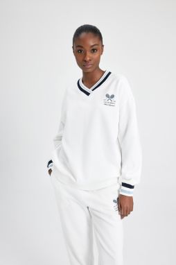 DEFACTO Fit V-Neck Oversize Fit Printed Sweatshirt