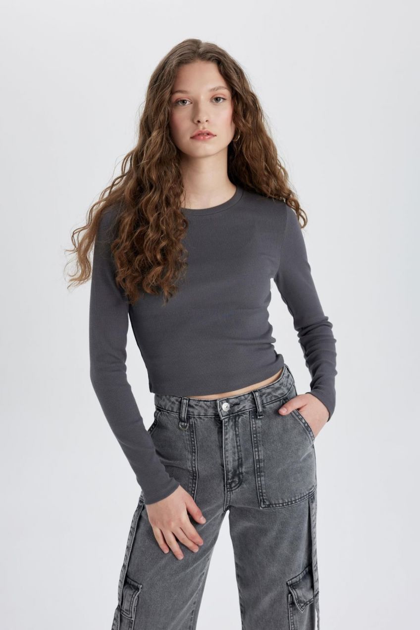 DEFACTO Fitted Crew Neck Long Sleeve Washed Faded Effect T-Shirt