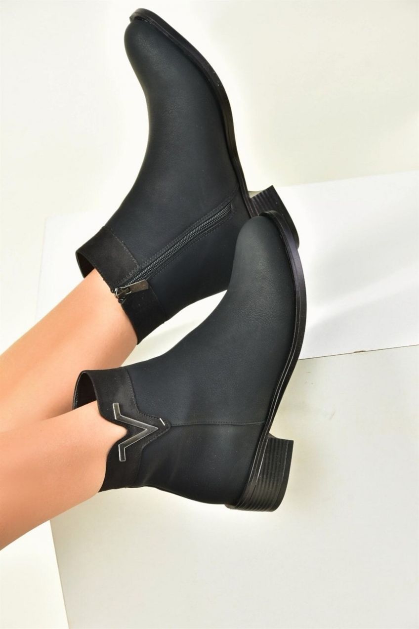 Fox Shoes Black Women's Low Heeled Daily Boots