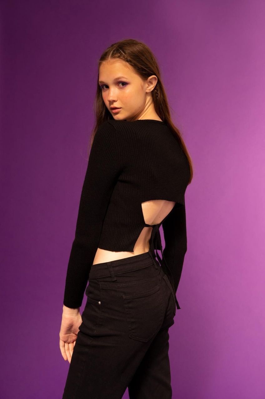 DEFACTO Cool Slim Fit Crew Neck Sweater
