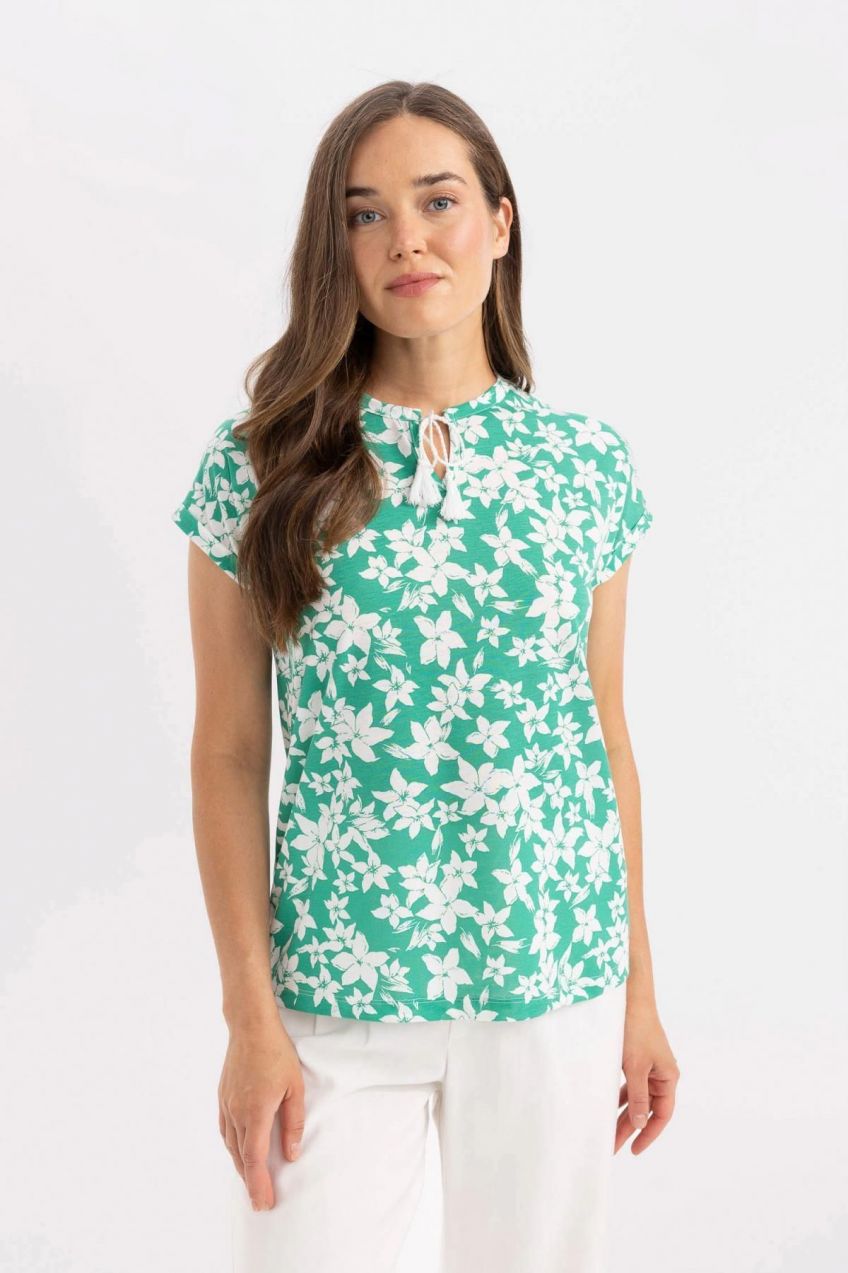 DEFACTO Patterned Patchwork Neck Short Sleeve T-Shirt