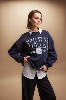 DEFACTO Yale University Oversize Fit Crew Neck Thick Sweatshirt