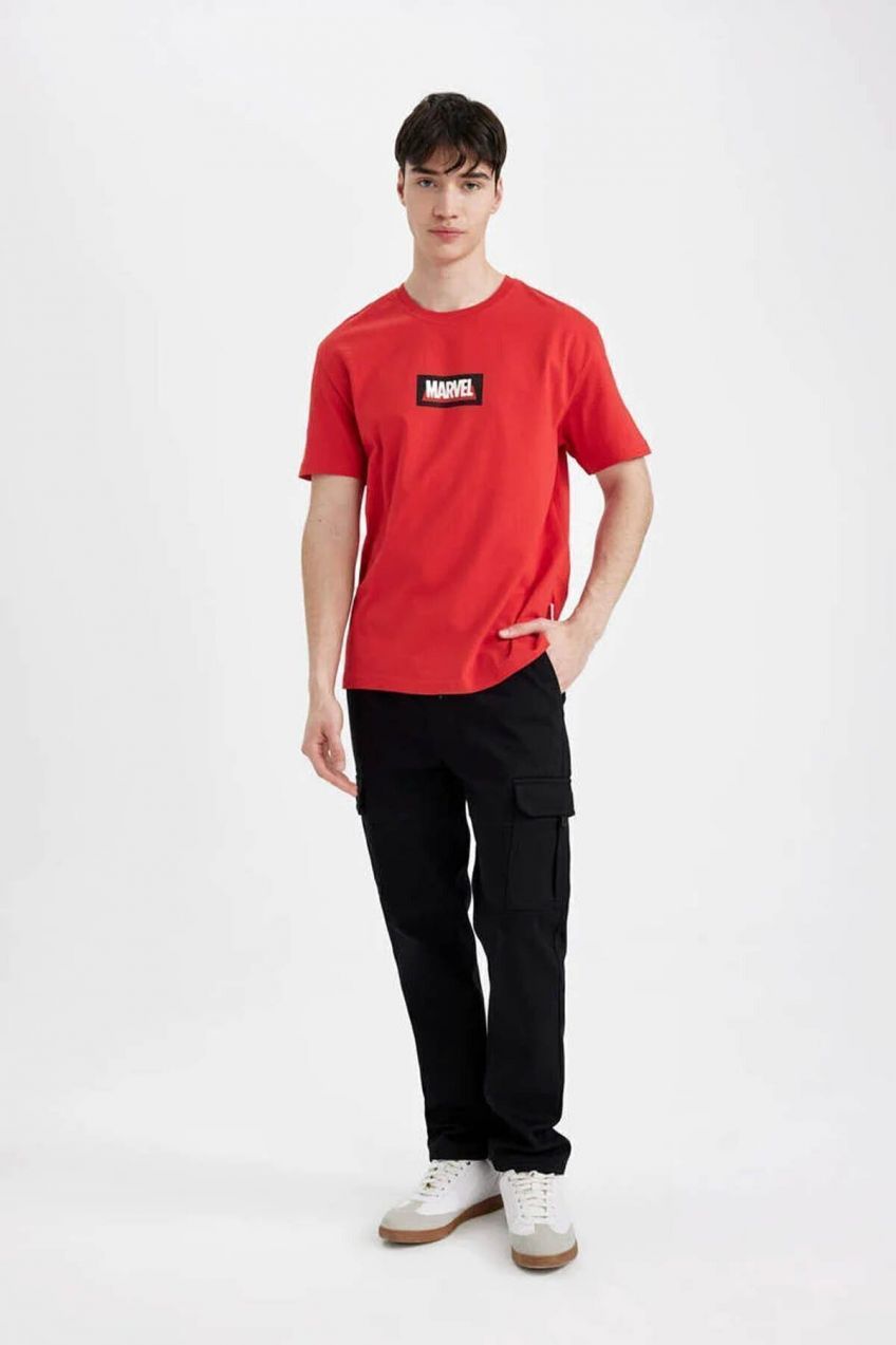 DEFACTO Marvel Logo Only Regular Fit Crew Neck Short Sleeve T-Shirt