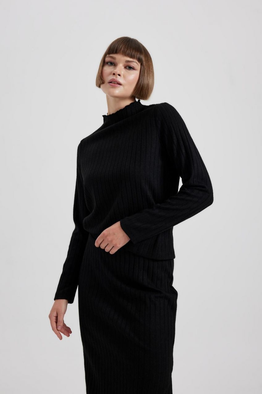 DEFACTO Slim Fit Half Turtleneck Ribbed Camisole Long Sleeve T-Shirt